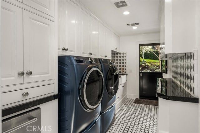 9821 Brentwood Drive, Tustin, CA 92705