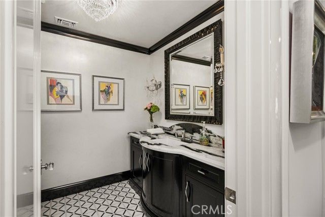 9821 Brentwood Drive, Tustin, CA 92705