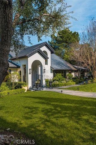 9821 Brentwood Drive, Tustin, CA 92705