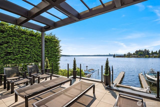 9205 SE Shoreland Drive, Bellevue, WA 98004