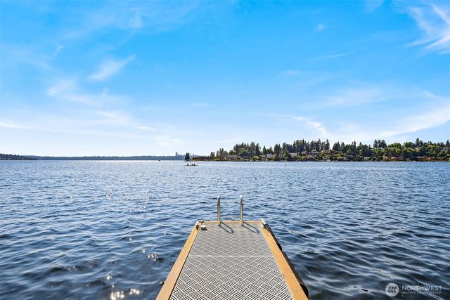 9205 SE Shoreland Drive, Bellevue, WA 98004