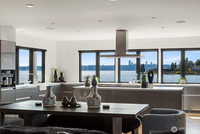 9205 SE Shoreland Drive, Bellevue, WA 98004