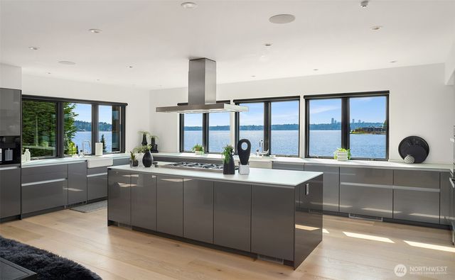 9205 SE Shoreland Drive, Bellevue, WA 98004