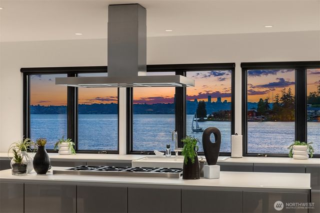 9205 SE Shoreland Drive, Bellevue, WA 98004