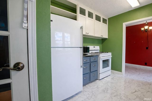 1423 S Strong Avenue, Elkhart, IN 46514