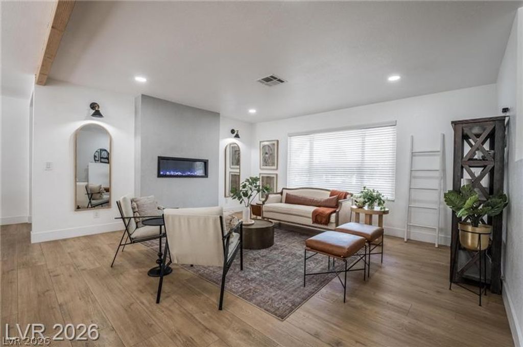 3021 Woods Drive, Las Vegas, NV 89108 — photo 2