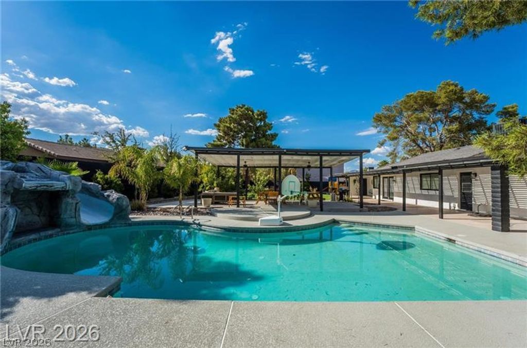 3021 Woods Drive, Las Vegas, NV 89108 — photo 3