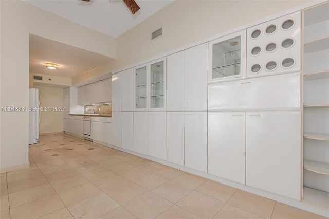 16445 Collins Ave 321, Sunny Isles Beach, FL 33160