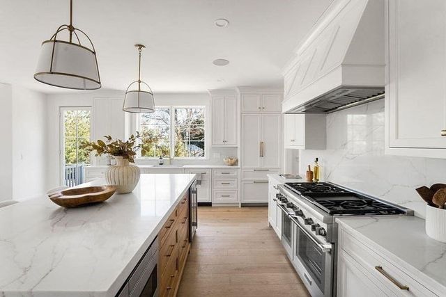 23 Manor Dr, Sandwich, MA 02537