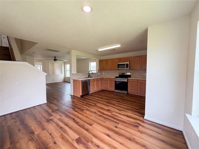 2627 Skyview Trace Court, Houston, TX 77047