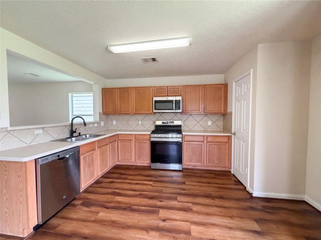2627 Skyview Trace Court, Houston, TX 77047