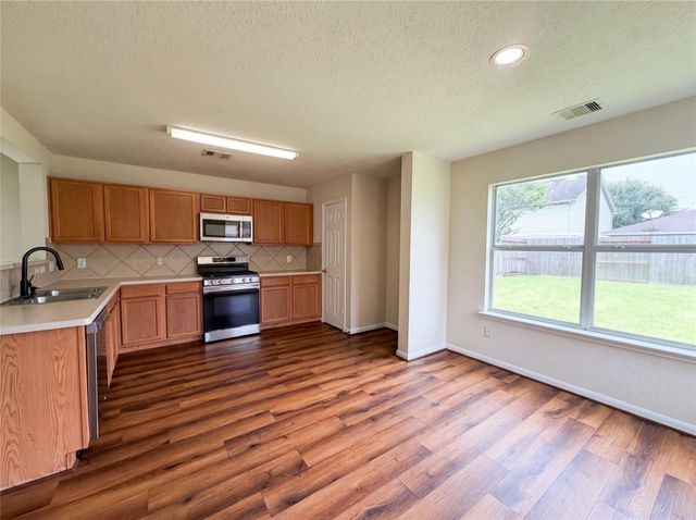 2627 Skyview Trace Court, Houston, TX 77047