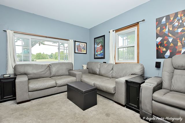 150 1st Street, Woodstock, IL 60098