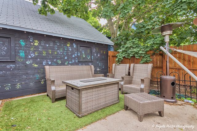 150 1st Street, Woodstock, IL 60098