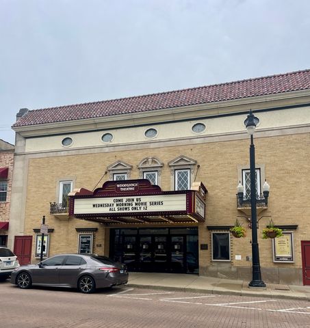 150 1st Street, Woodstock, IL 60098