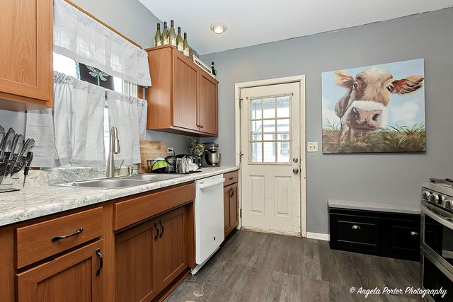 150 1st Street, Woodstock, IL 60098