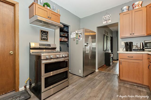 150 1st Street, Woodstock, IL 60098