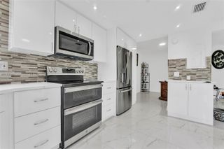3661 Via Poinciana 206, Lake Worth, FL 33467