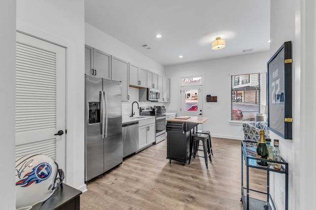 220 Hart St, Nashville, TN 37210