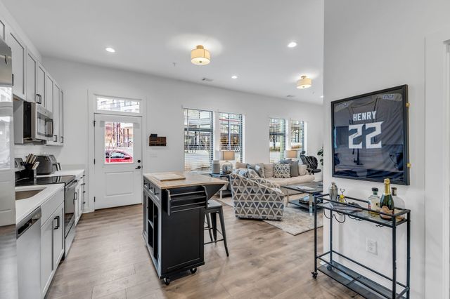 220 Hart St, Nashville, TN 37210