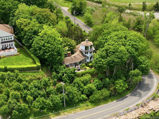 195 Shore Road, Mount Sinai, NY 11766