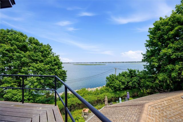 195 Shore Road, Mount Sinai, NY 11766
