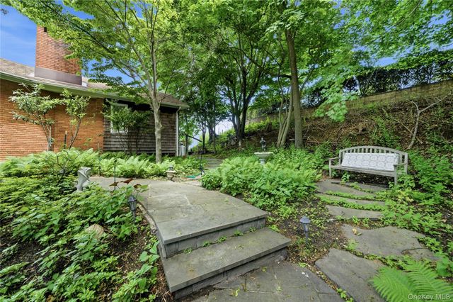 195 Shore Road, Mount Sinai, NY 11766