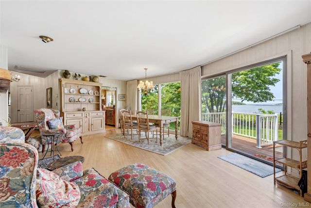 195 Shore Road, Mount Sinai, NY 11766
