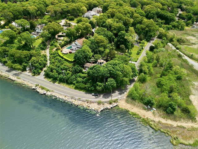 195 Shore Road, Mount Sinai, NY 11766