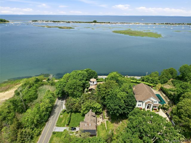 195 Shore Road, Mount Sinai, NY 11766