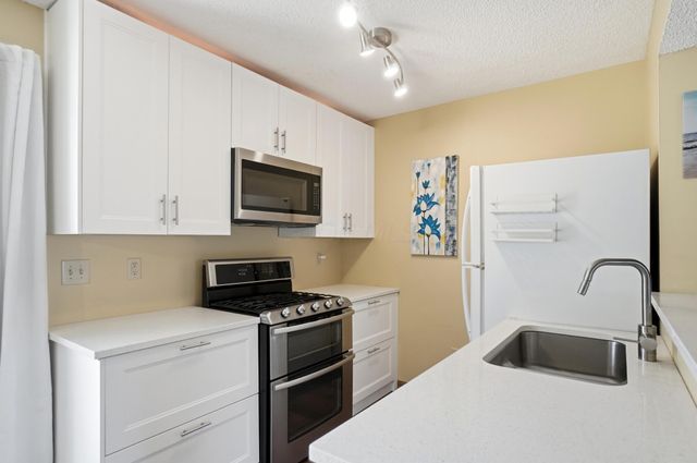 5055 Stoneybrook Boulevard, 6E, Hilliard, OH 43026