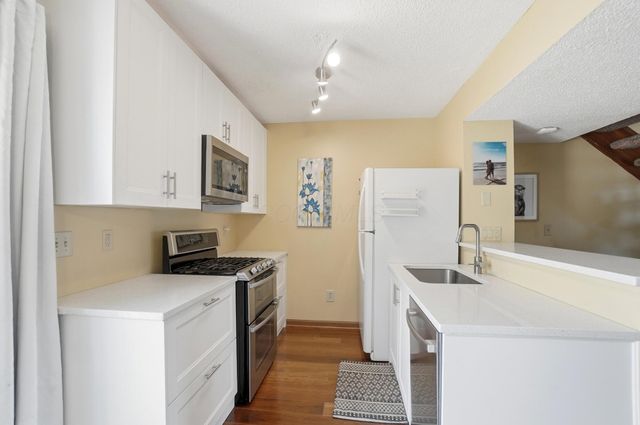 5055 Stoneybrook Boulevard, 6E, Hilliard, OH 43026