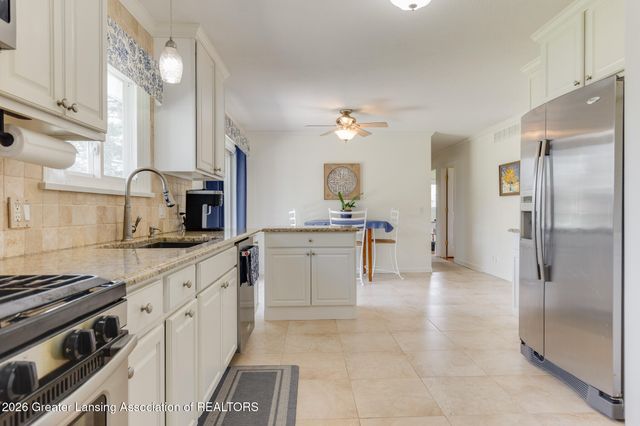 15089 Pinehurst Drive, Lansing, MI 48906