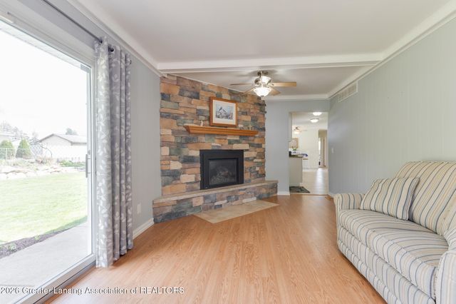 15089 Pinehurst Drive, Lansing, MI 48906