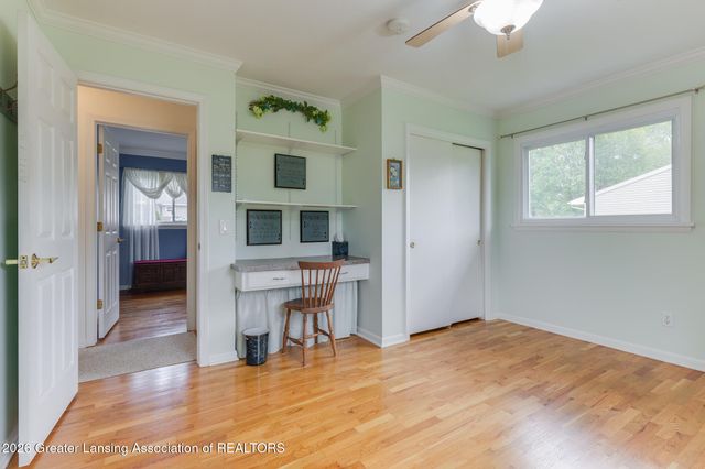 15089 Pinehurst Drive, Lansing, MI 48906