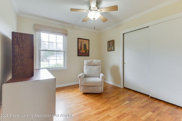 15089 Pinehurst Drive, Lansing, MI 48906
