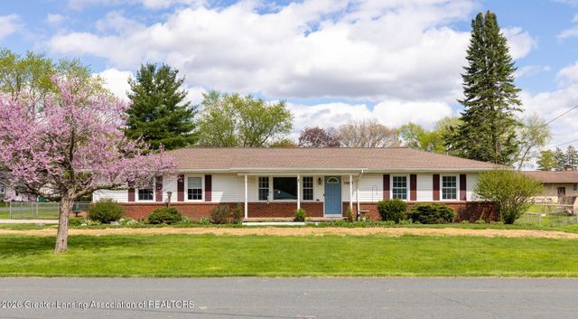 15089 Pinehurst Drive, Lansing, MI 48906