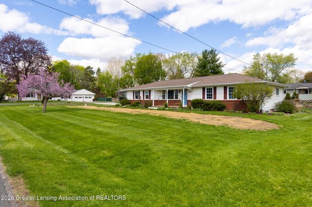 15089 Pinehurst Drive, Lansing, MI 48906
