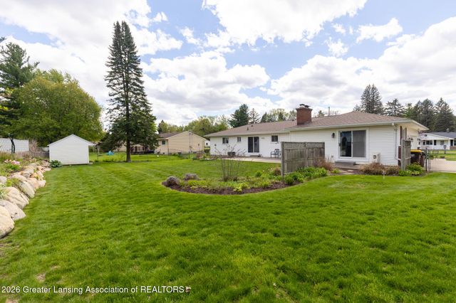 15089 Pinehurst Drive, Lansing, MI 48906