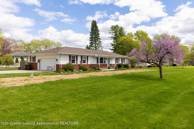 15089 Pinehurst Drive, Lansing, MI 48906