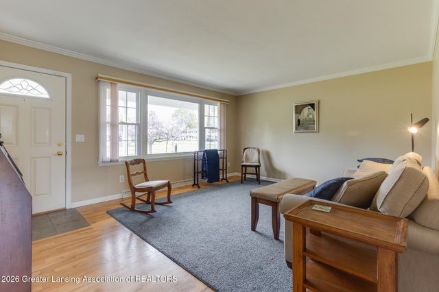 15089 Pinehurst Drive, Lansing, MI 48906