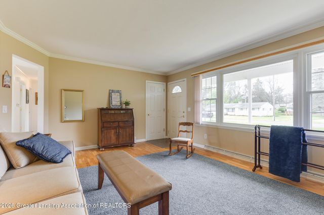 15089 Pinehurst Drive, Lansing, MI 48906
