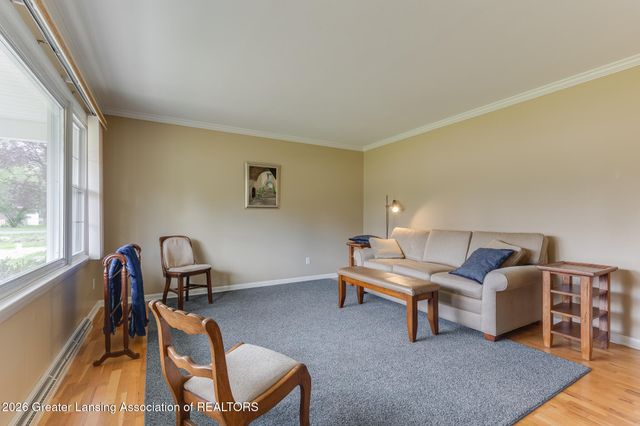 15089 Pinehurst Drive, Lansing, MI 48906