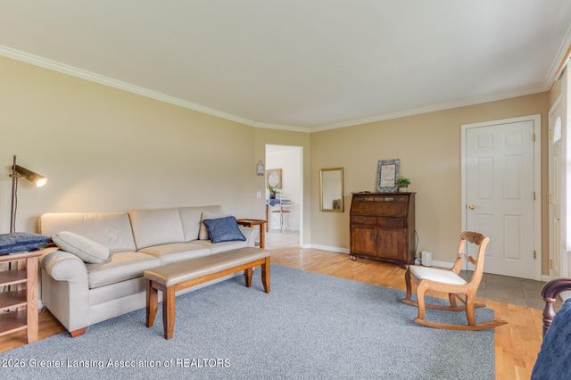 15089 Pinehurst Drive, Lansing, MI 48906
