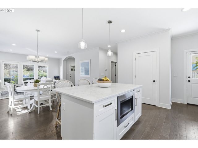 1302 Se MARION St, Portland, OR 97202