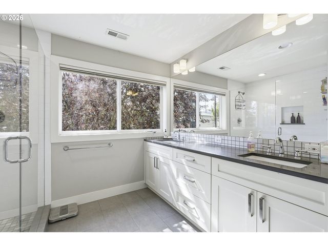 1302 Se MARION St, Portland, OR 97202