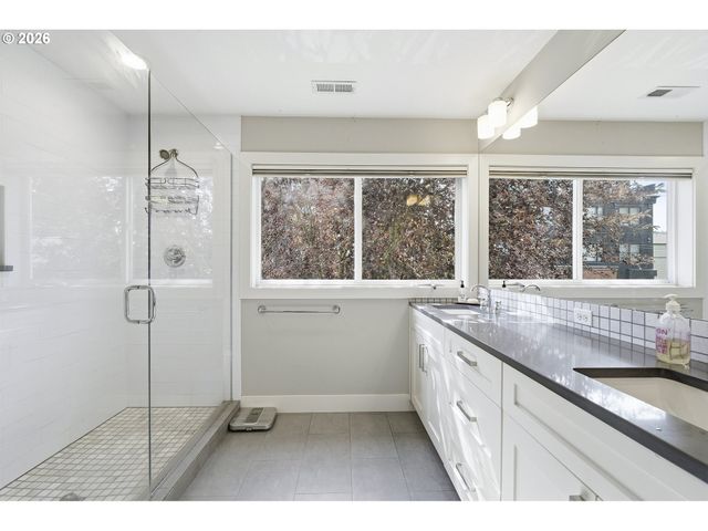 1302 Se MARION St, Portland, OR 97202