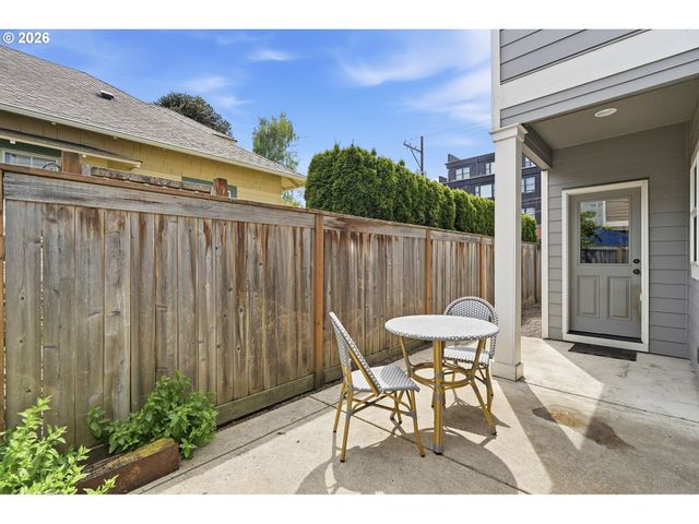 1302 Se MARION St, Portland, OR 97202
