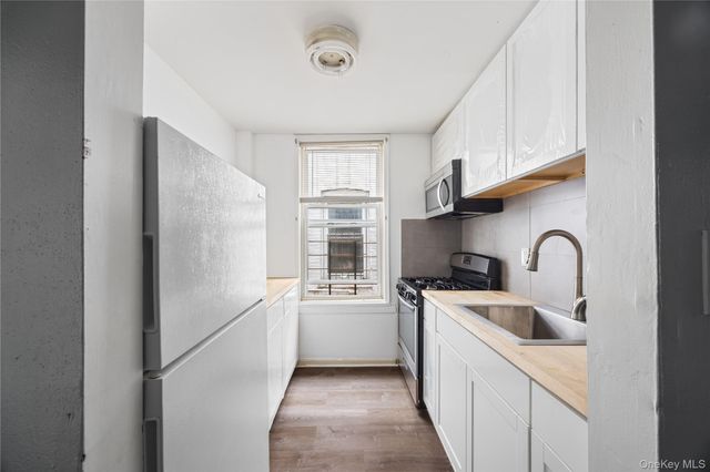 645 Saint Lawrence Avenue, Bronx, NY 10473