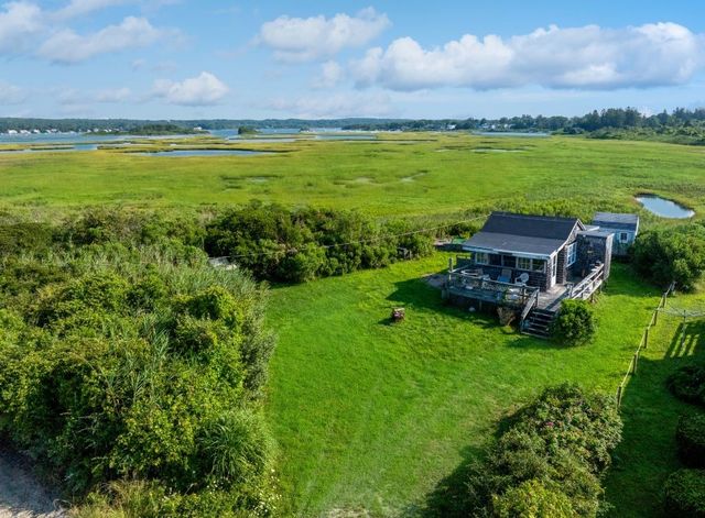 853 W Beach Road, Charlestown, RI 02813